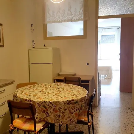With One Bedroom In 10 Km From The Slopes شقة